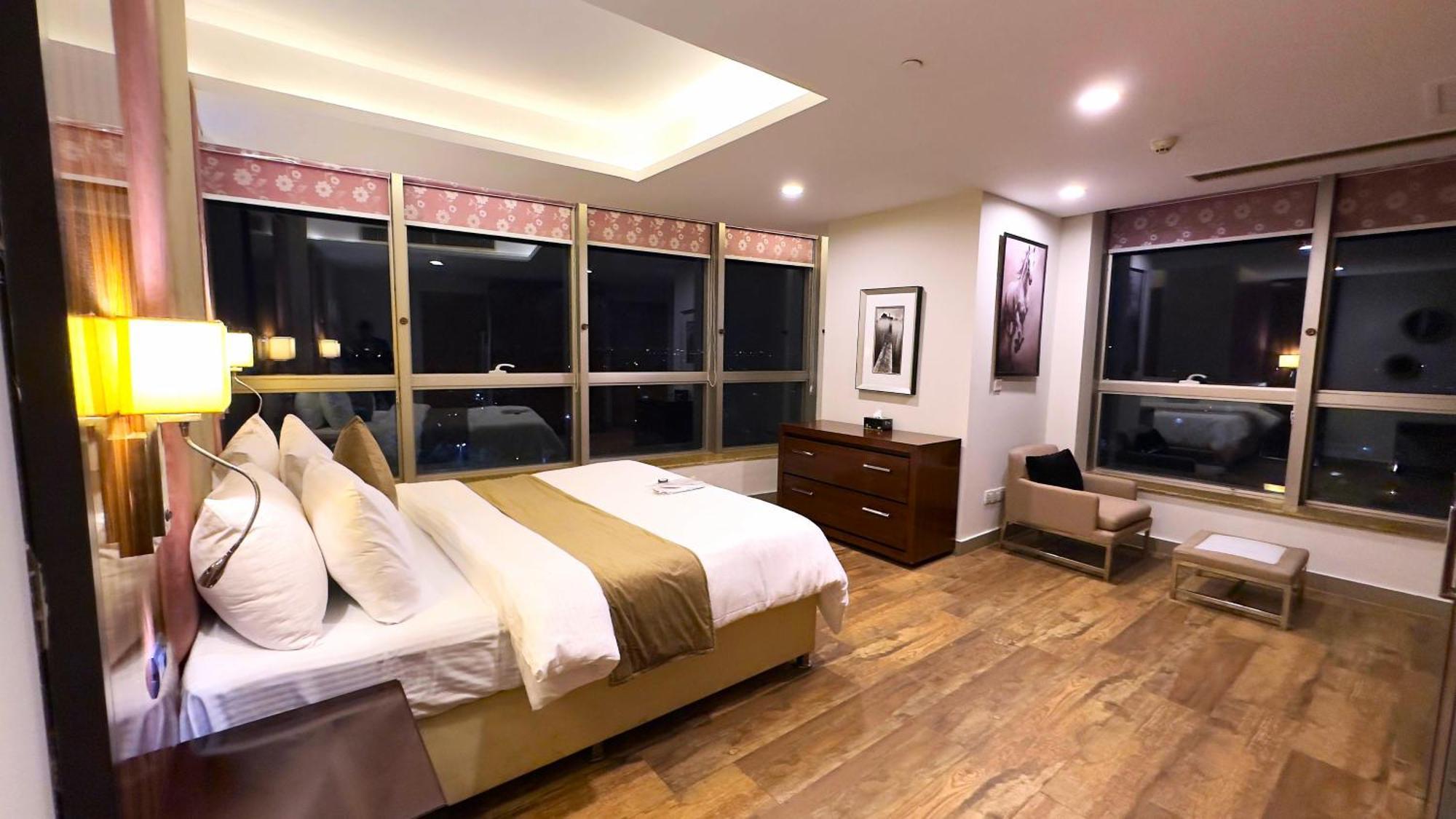 Centaurus Apartments Islamabad Ngoại thất bức ảnh